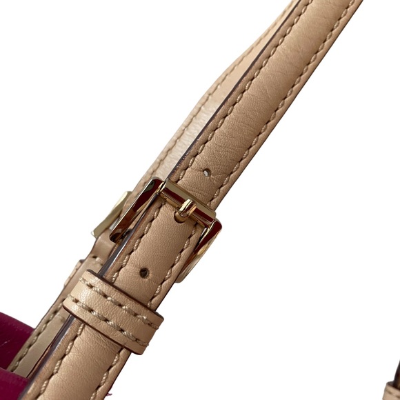 Beautiful eye catching fuscia pink patent leather tote. By Michael Kors. - Picture 7 of 14